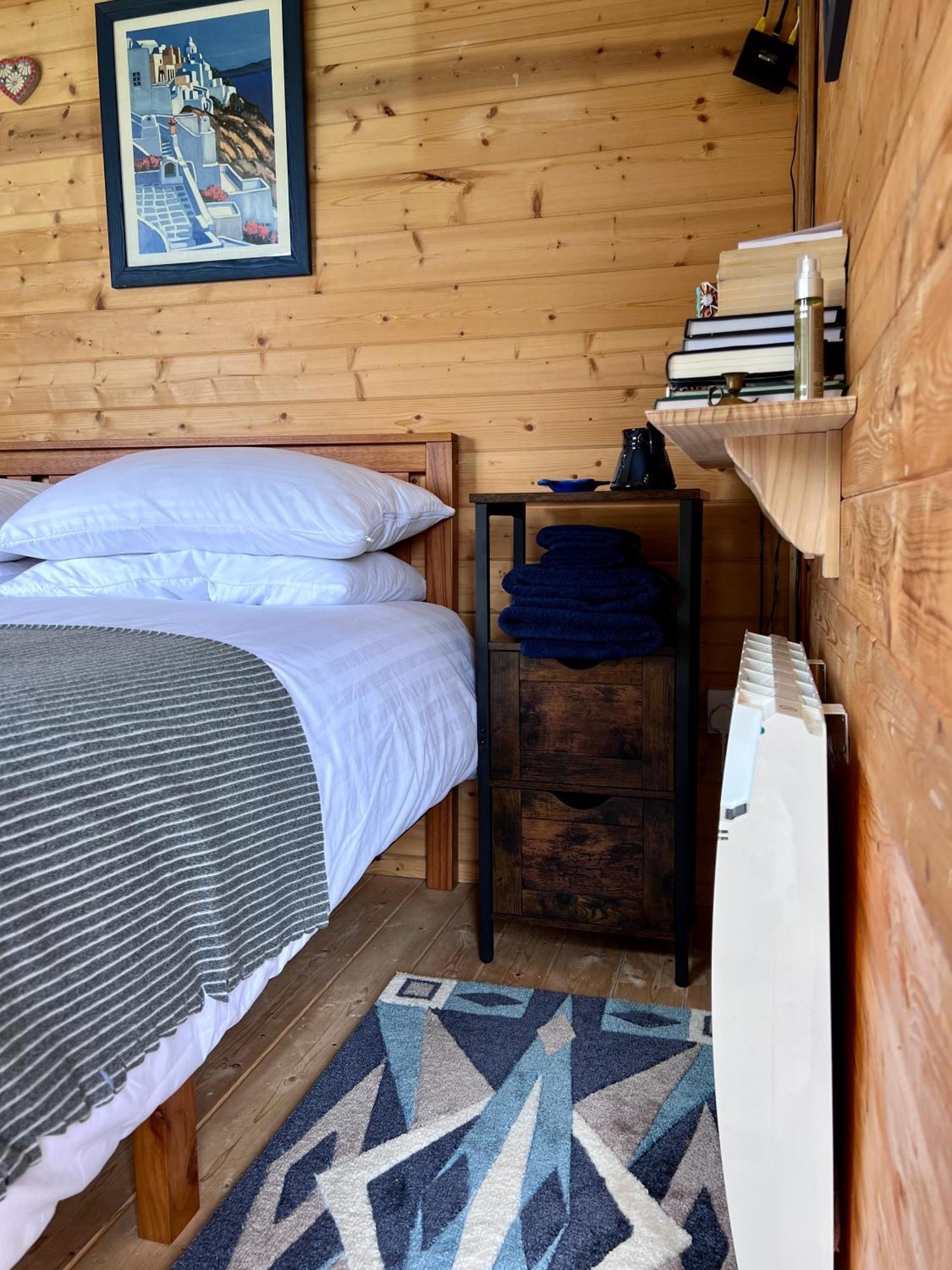 The Cabin Bradford-On-Avon Exterior photo