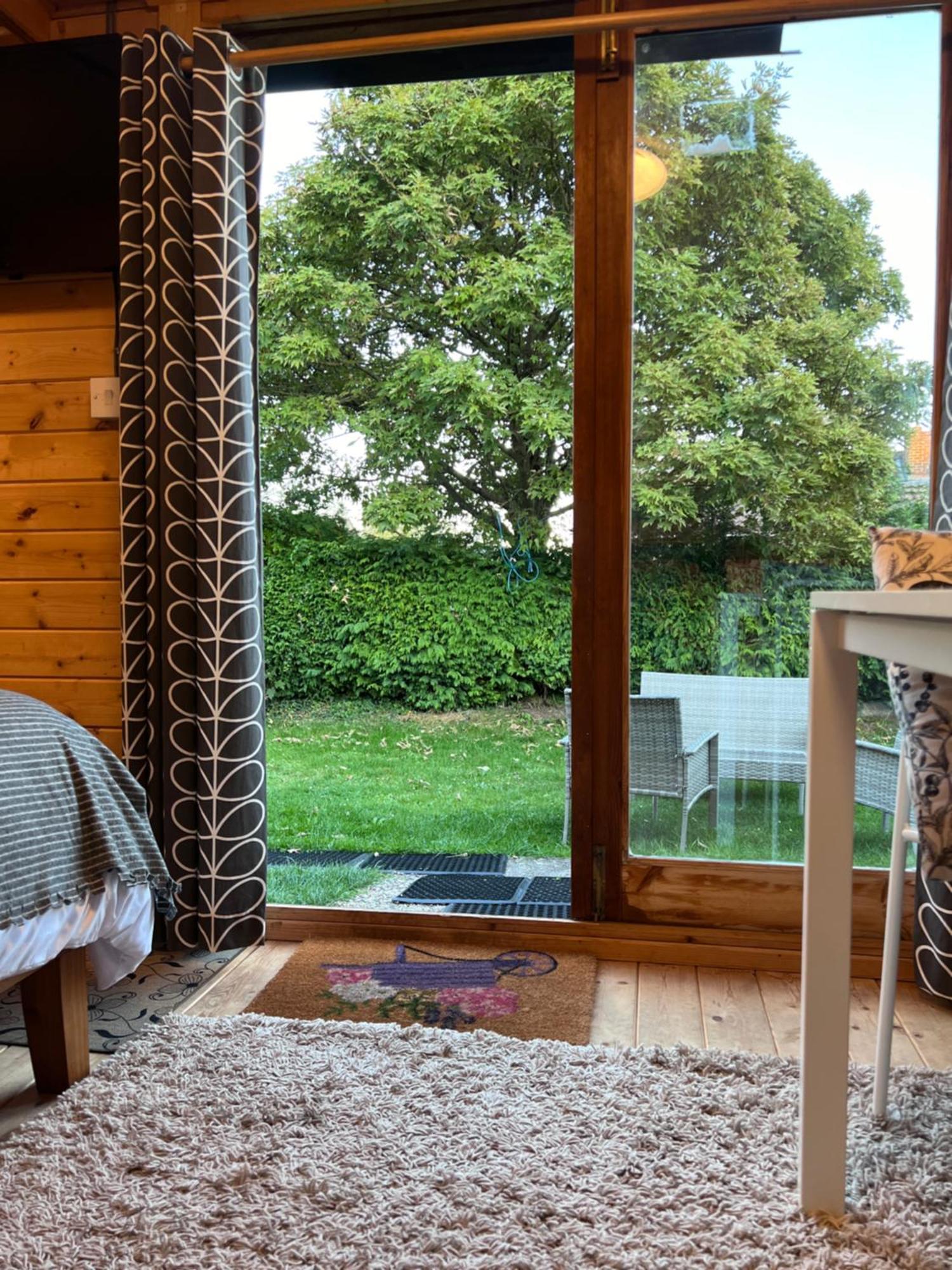 The Cabin Bradford-On-Avon Exterior photo
